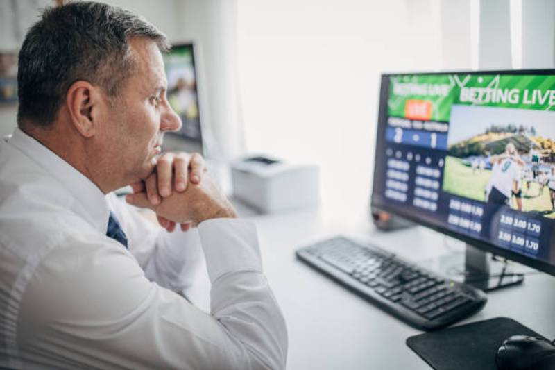 Kèo Dụ Là Gì? Cách Nhận Biết Kèo Dụ Tại Nhà Cái 789BET 4 Quan Sát Diễn Biến Trận Đấu