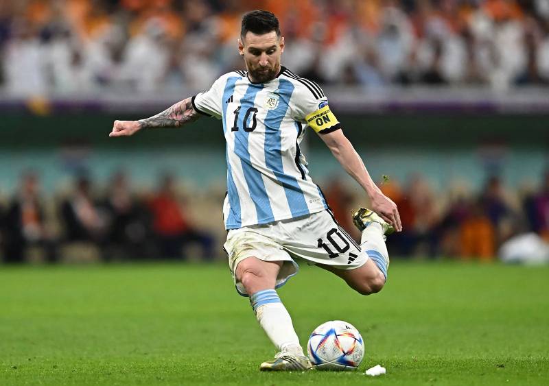 Top 10 Cầu Thủ Bóng Đá Nổi Tiếng Với Biệt Danh Độc Nhất 6 “Chú lùn” – Lionel Messi